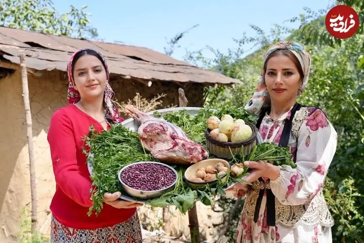 ببینید| غذای روستایی در ایران؛ پخت قرمه سبزی با گوشت بره در طبیعت