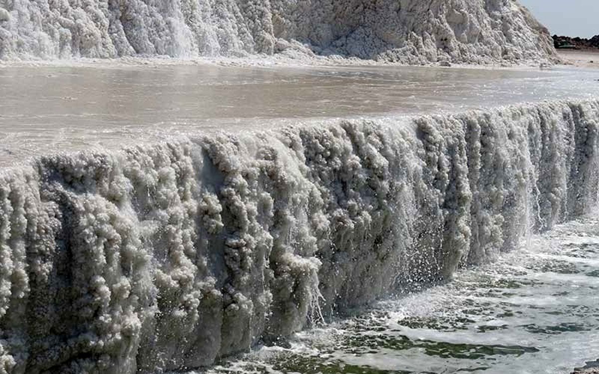 تصاویر تنها آبشار نمکی جهان در ایران؛ اینجا بهشتی در برهوت است!