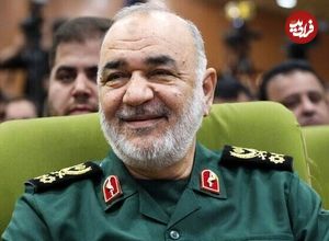 عکس؛ سفر در زمان؛ «لحظه اعطای درجه سرلشکری به حسین سلامی»؛ سال 1398