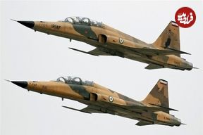 عکس| سفر در زمان؛ «سرتیپ حسین خلیلی» خلبان مشهور در کنار جنگنده F-5؛ دهه 50