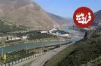 عکس| سفر به ایران قدیم؛ لباس شستن در کنار یک رودخانه در نزدیکی رشت؛ 100 سال قبل