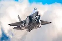 چرا جنگنده‌های پیشرفته در سرعت‌های بالا نمی‌توانند دور بزنند؟ خلبان F-35 پاسخ می‌دهد