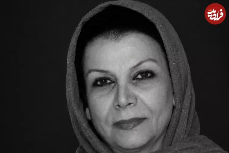 عکس| سفر زمان؛ «مهین شهابی» در 36 سالگی و روی صحنه یک تئاتر؛ سال 1351