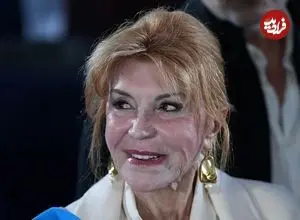 عکس| سفر زمان؛ «کارمِن سِروِرا» در 35 سالگی در کنار «حسین گیل» در قایق تفریحی؛ سال 57