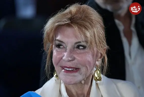 عکس| سفر زمان؛ «کارمِن سِروِرا» در 35 سالگی در کنار «حسین گیل» در قایق تفریحی؛ سال 57