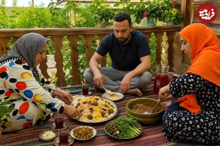 ببینید| غذای روستایی در ایران؛ پخت خورشت رفسنجان با مرغ به روش مادربزرگ روستایی
