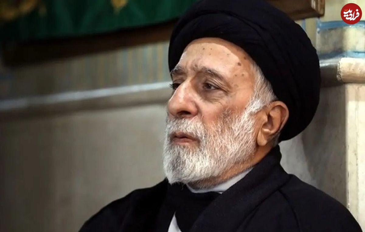 عکس؛ سفر به تاریخ؛ «سید هادی خامنهای، برادر رهبر انقلاب» در کنار برادرزادهاش «سید میثم خامنهای»