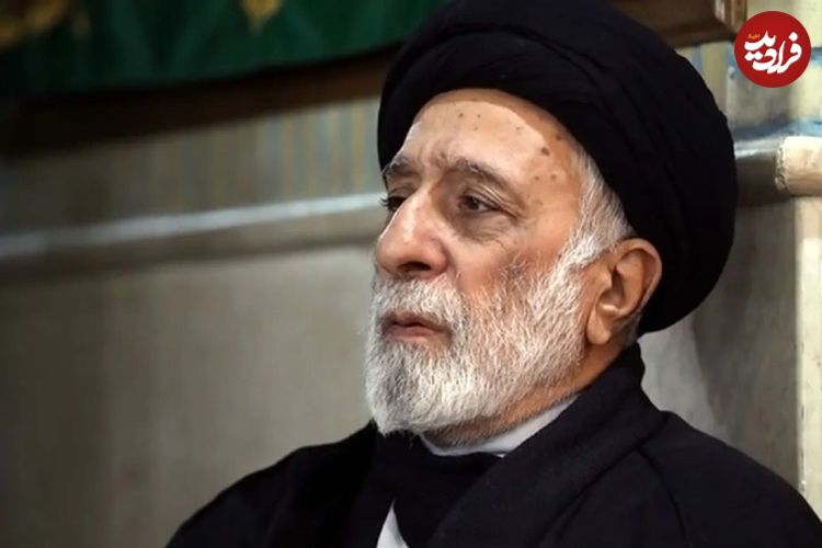 عکس؛ سفر به تاریخ؛ «سید هادی خامنه‌ای، برادر رهبر انقلاب» در کنار برادرزاده‌اش «سید میثم خامنه‌ای»