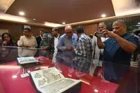 ( ویدیو) مرمت کمیاب‌ترین و قدیمی‌ترین نسخه قرآن در جهان