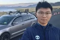 ( عکس) یک دانشجو برای رفتن به دانشگاه ۱۱ هزار کیلومتر رانندگی کرد
