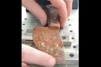 (ویدیو) قدرت بالای لیزر در برق انداختن یک چاقو