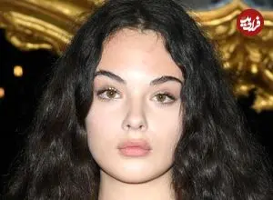 عکس| سفر در زمان؛ «دوا کسل دختر مونیکا بلوچی» در حاشیه یک مراسم در پاریس؛ سال 1402