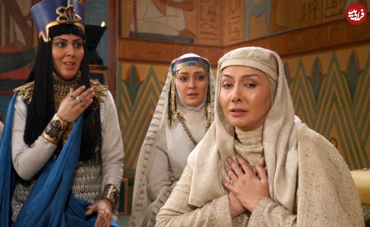 عکس| سفر زمان؛ عکس یادگاری «زلیخا، آخناتون، آسنات و نفرتیتی» در پشت‌صحنه سریال یوسف