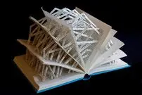 تصاویر خارق‌العاده‌ای از کتاب‌هایی که مجسمه شدند ؛ این مجسمه‌ها گواهی بر قدرت زبان هستند