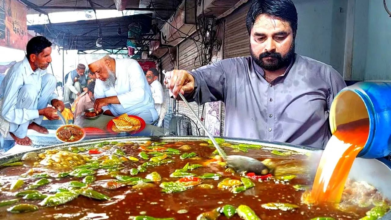 (ویدئو) ببینید این فروشنده پاکستانی چگونه حلیم و چانای مشهورش را آماده می کند