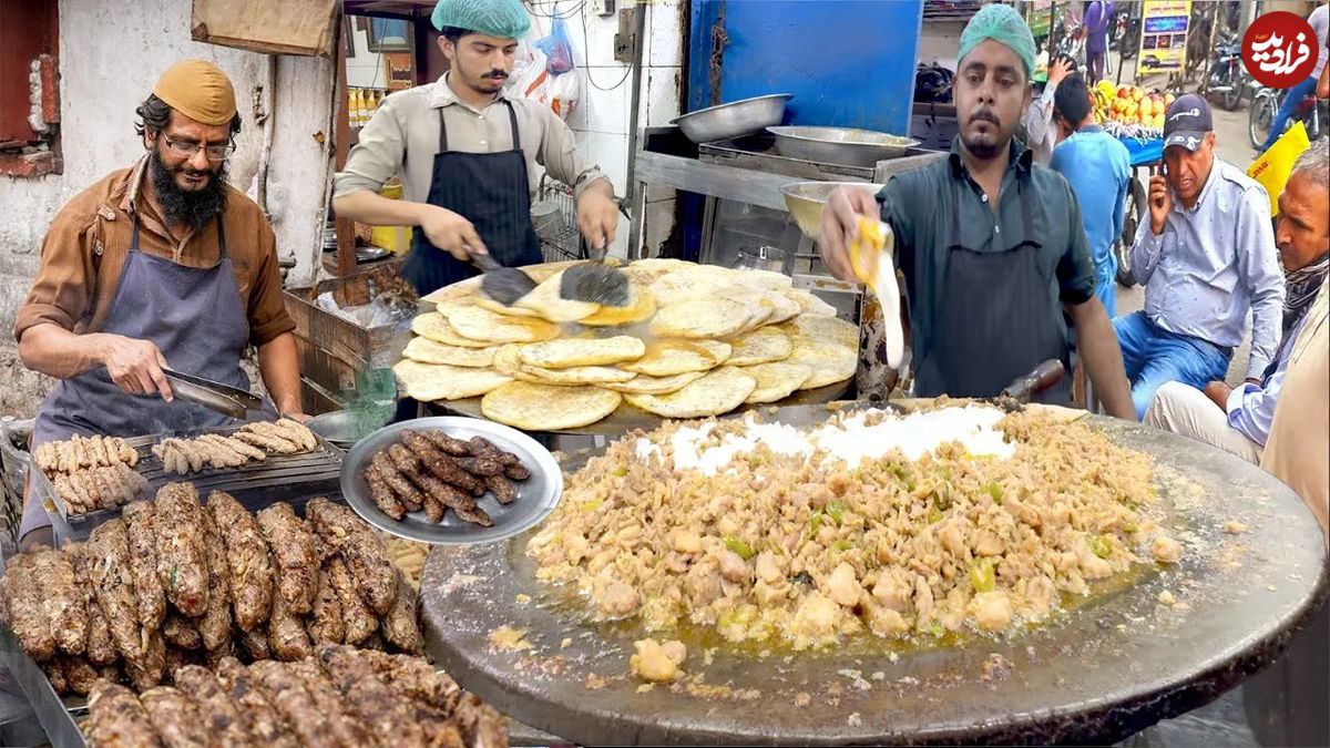 (ویدئو) غذای خیابانی در پاکستان؛ از کباب کوبیده متفاوت تا واویشکای جگر و گوشت