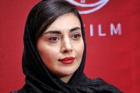 عکس| سفر زمان؛ «مرضیه» (سریال بچه‌مهندس) با ماسک و شلوار چرمی در جشنواره فجر؛ سال 1400