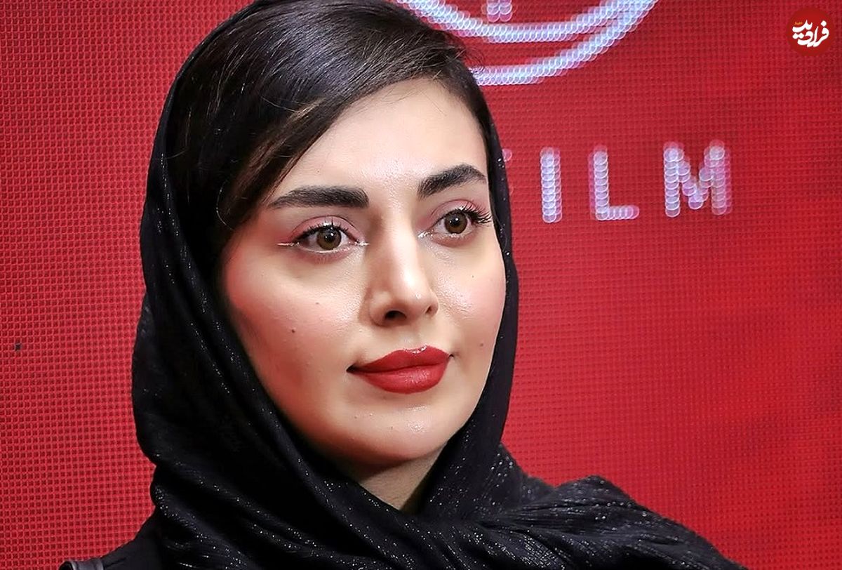 عکس| سفر زمان؛ «مرضیه» (سریال بچهمهندس) با ماسک و شلوار چرمی در جشنواره فجر؛ سال 1400