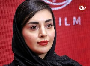 عکس| سفر زمان؛ «مرضیه» (سریال بچه‌مهندس) با ماسک و شلوار چرمی در جشنواره فجر؛ سال 1400