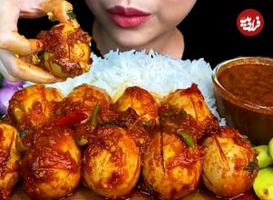 (ویدئو) غذا خوردن با صدا به سبک دختر مشهور تایلندی؛ خوردن 10 تخم مرغ با چلو!