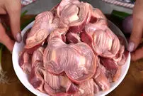 (ویدئو) طرز تهیه یک غذای خوشمزه آلمانی با یک کیلو سنگدان مرغ 