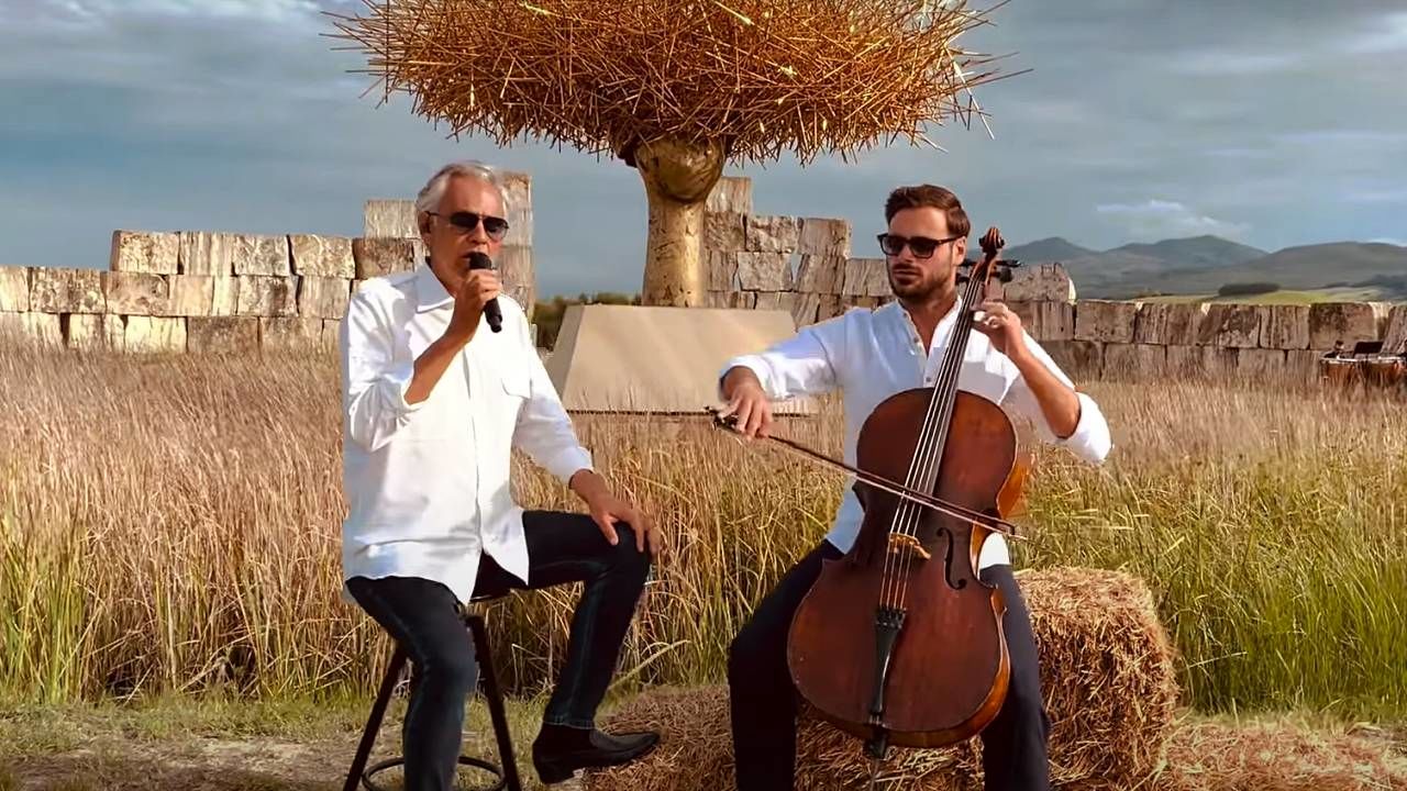 (ویدئو) اجرای قطعه جاودانه ملودراما توسط آندره آ بوچلی، خواننده بزرگ ایتالیایی