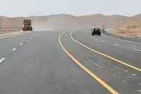 عکس| سفر زمان؛ عبور یک اتومبیل از جادۀ خاکی کازرون؛ سال 1330