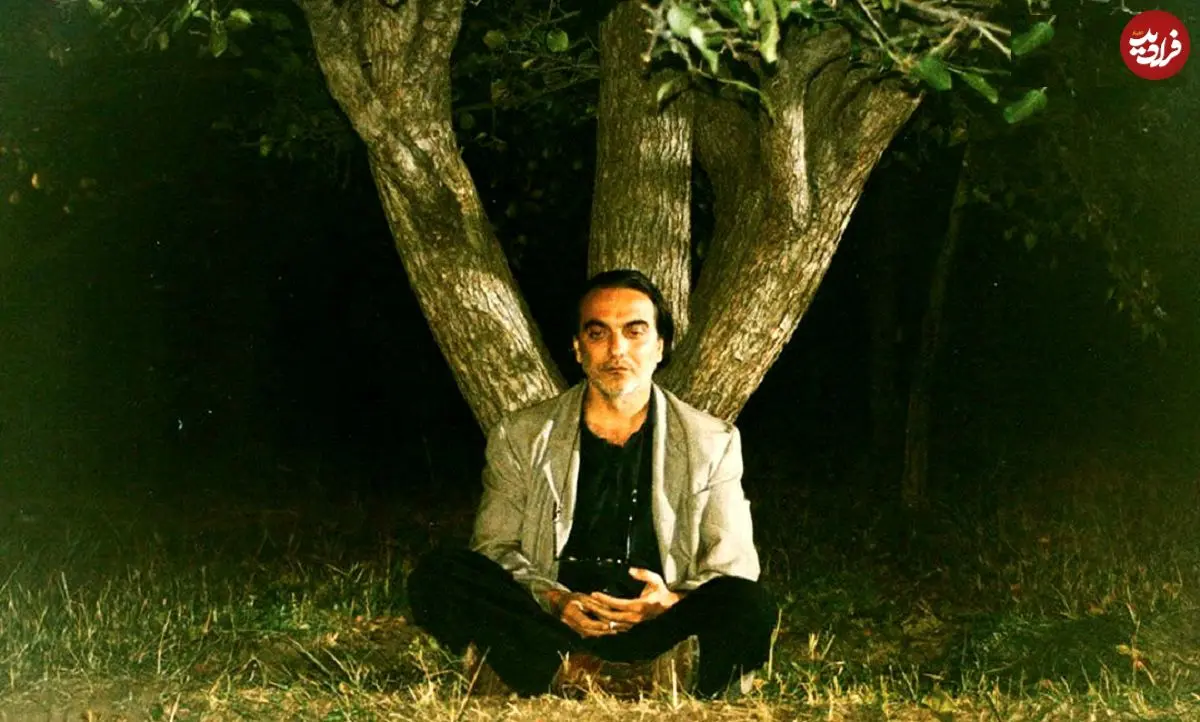 عکس؛ سفر در زمان؛ همایون ارشادی، عباس کیارستمی و داریوش مهرجویی در پشت‌صحنه‌ی فیلم درخت گلابی 