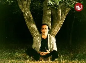 عکس؛ سفر در زمان؛ همایون ارشادی، عباس کیارستمی و داریوش مهرجویی در پشت‌صحنه‌ی فیلم درخت گلابی 