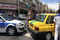 ببینید؛ تصادف عجیب خودروی سواری با ماشین پلیس حین بازرسی!