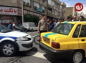 ببینید؛ تصادف عجیب خودروی سواری با ماشین پلیس حین بازرسی!