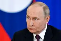 ببینید| آب‌تنی پوتین در گودال یخی! 