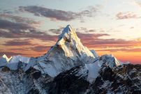 ببینید؛ قله اورست از نگاه پهپاد؛ بلندترین نقطه زمین نزدیک‌تر از همیشه