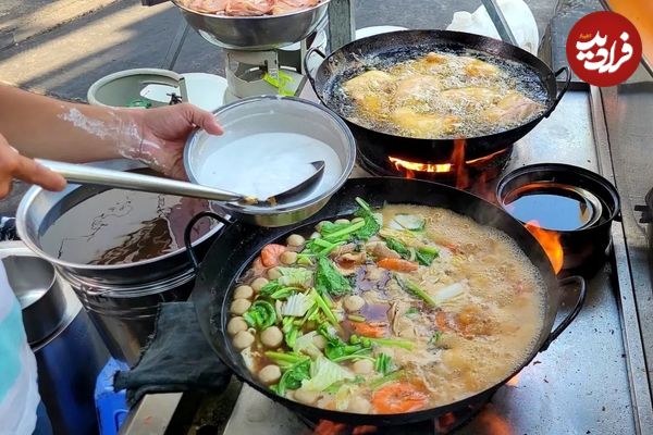 (ویدئو) غذای خیابانی مشهور در ویتنام؛ از مرغ و گوشت سوخاری تا سوپ دریایی