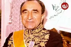 سفر در زمان؛ یادداشت‌های علم، شنبه ۱۲ خرداد ۱۳۵۲: در سفارت انگلیس آنقدر سفیر و وزیر مختار و.... دنبال من دویدند که خودم خجالت کشیدم