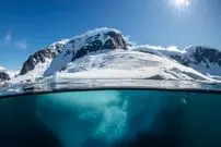کشف چشمه های داغ ۳۰۰ درجه ای زیر دریای یخ زده جنوبگان