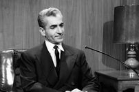 عکس| سفر در زمان؛ «محمدرضا پهلوی و همسر سوم اش فرح» در فرانسه؛ سال 1342