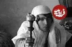 عکس| سفر به ایران قدیم؛ «دو جوان اصفهانی در حال قلیان کشیدن»؛ سال 1356