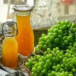 فصل آبغوره گیری نزدیک است؛ درست کردن ترشی غوره هم کاری ندارد