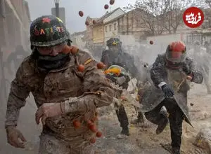  ببینید| نبردی شاد با آرد و تخم‌مرغ در اسپانیا