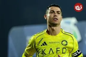 عکس| واکنش جالب رونالدو به تشویق مسی: هیس!