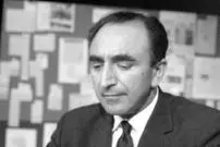 سفر در زمان؛ یادداشت‌های علم، پنجشنبه ۱۳ اردیبهشت ۱۳۵۲: چون با اسرائیل روابط رسمی نداریم، تلگراف شاه توسط کنسول ما در اسرائیل فرستاده می‌شود