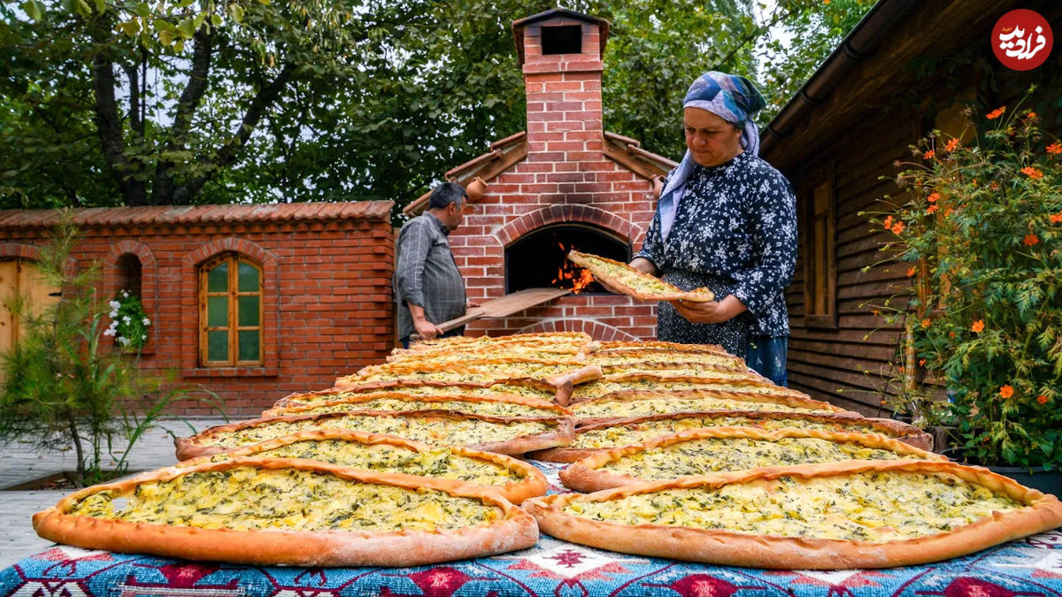 (ویدئو) پخت پیتزای ترکیه ای به سبک بانوی روستایی آذربایجانی