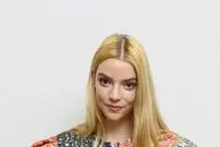 تصاویر؛ عکس های  شخصی، زندگی خصوصی و بیوگرافی آنیا تیلور جوی