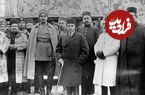 عکس؛ سفر در زمان؛ «رضاخان، وزیر جنگ در حال بازدید از یک مانور نظامی»؛ سال 1300