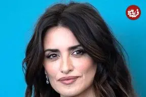 عکس| سفر در زمان؛ «پنه لوپه کروز» سوار بر یک قایق موتوری در فرانسه؛ سال 1378