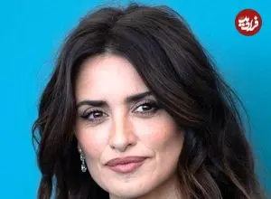 عکس| سفر در زمان؛ «پنه لوپه کروز» سوار بر یک قایق موتوری در فرانسه؛ سال 1378