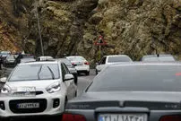 ترافیک سنگین در برخی مقاطع محورهای چالوس و هراز/ انسداد ۱۲ محور