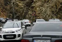 ترافیک سنگین در برخی مقاطع محورهای چالوس و هراز/ انسداد ۱۲ محور