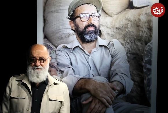 عکس؛ سفر به تاریخ؛ «شهید چمران» و برادرش «مهدی چمران» با لباس نظامی در جبهه